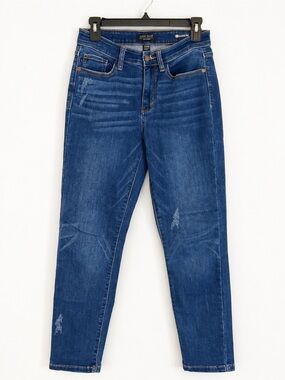 Judy Blue Women’s Relaxed Fit Crop Light Distressed Jeans Size 26 Medium Wash
